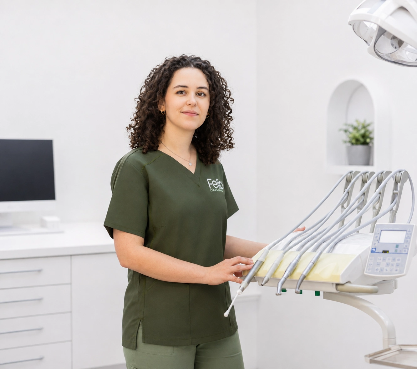 Dr-Ana-Rodriguez-Dental-Felip