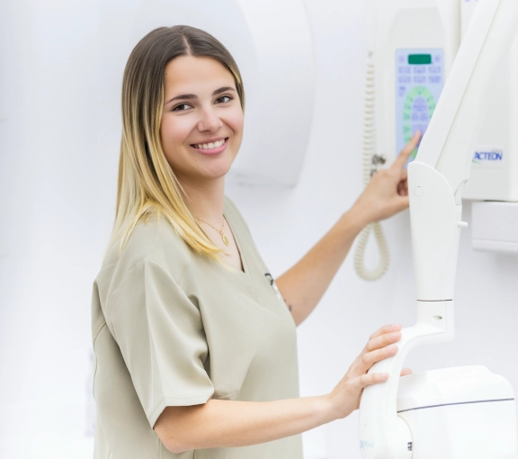 esther higienista dental algemesi